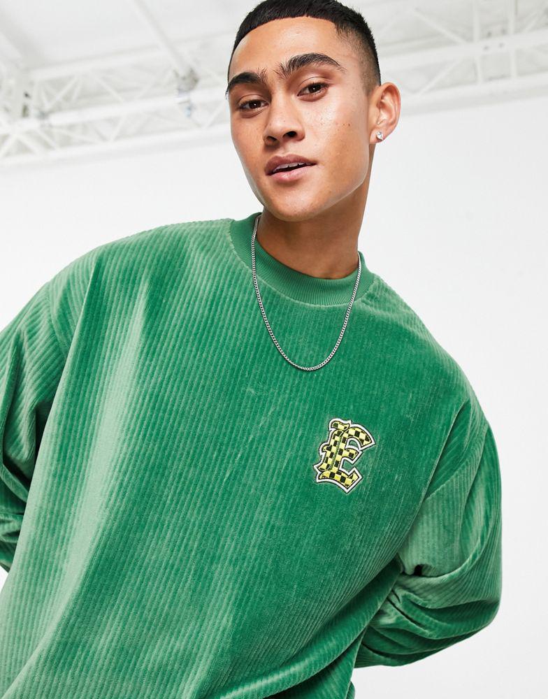 ASOS DESIGN oversized sweatshirt in green ribbed velour with varsity badge商品第2张图片规格展示