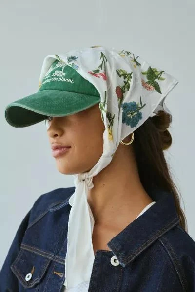 商品Urban Outfitters|Bouquet Embroidered Headscarf,价格¥113,第1张图片