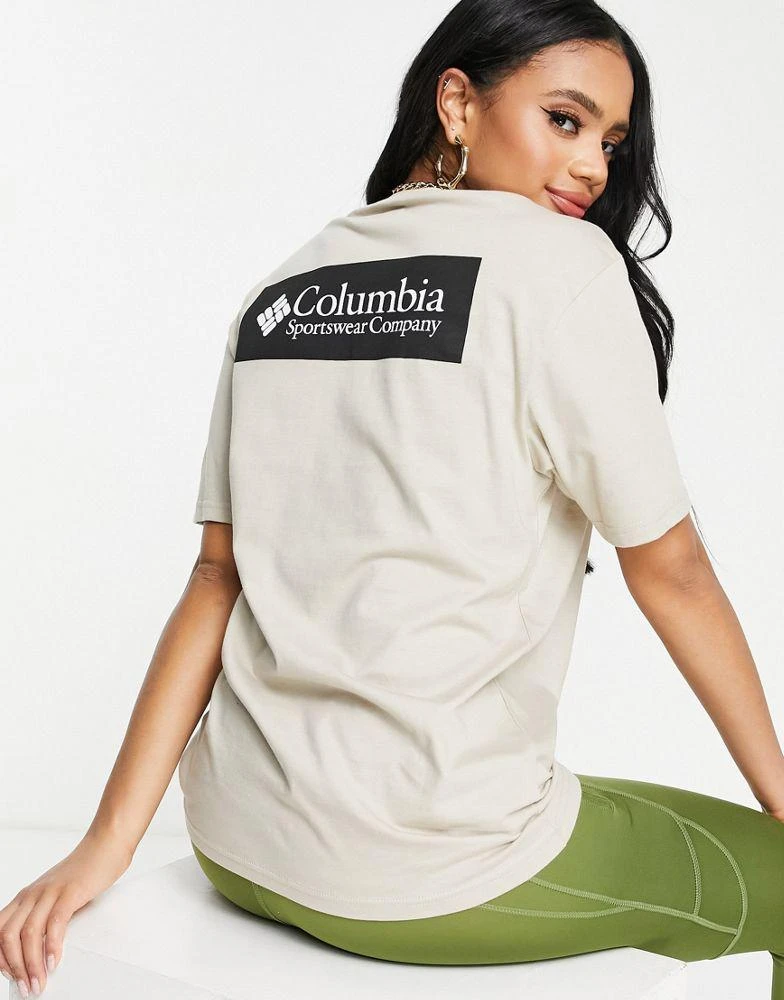 商品Columbia|Columbia North Cascades back print t-shirt in beige,价格¥142,第1张图片