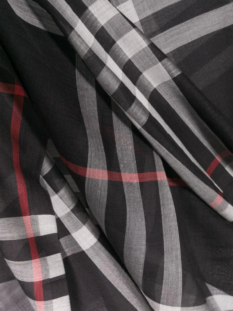 商品Burberry|BURBERRY - Giant Check Wool And Silk Blend Scarf,价格¥2717,第2张图片详细描述