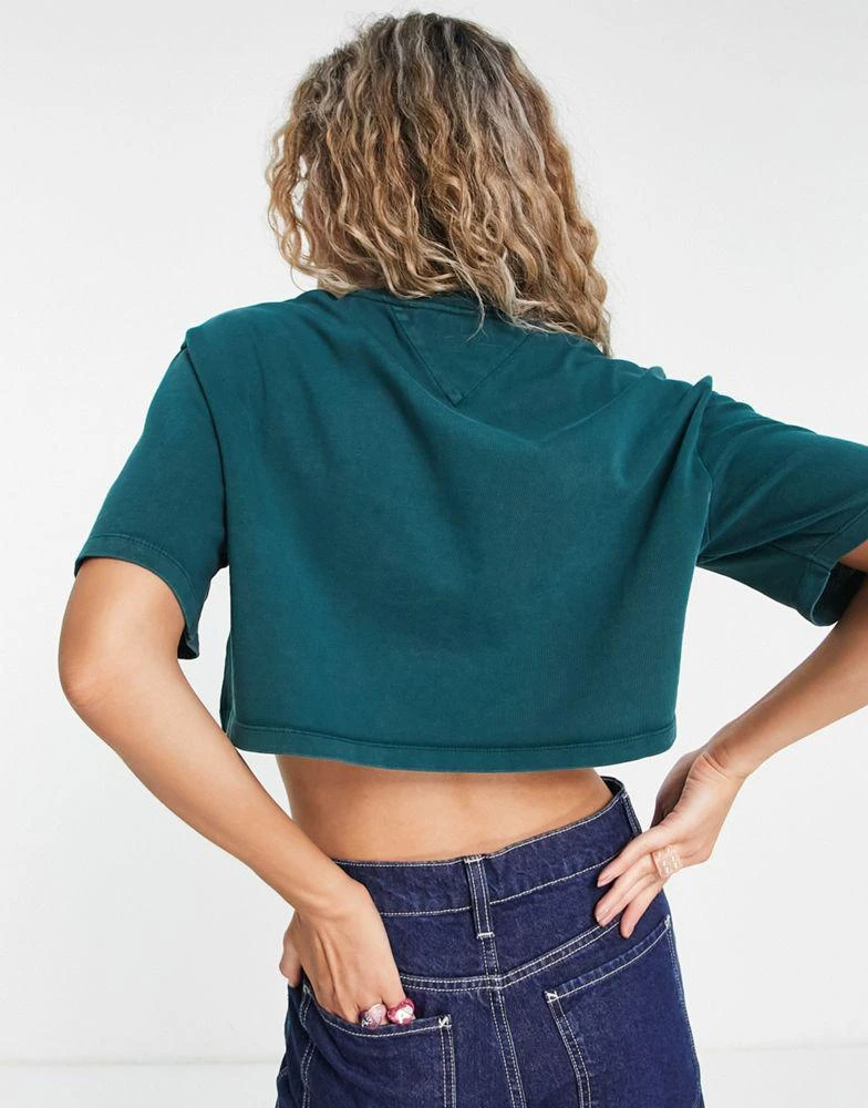 商品Tommy Jeans|Tommy Jeans oversized cropped collegiate logo t-shirt in green,价格¥196,第3张图片详细描述