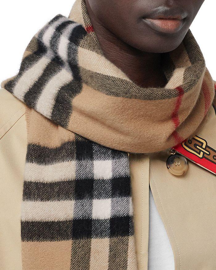 商品Burberry|Giant icon 格纹羊绒围巾,价格¥3831,第5张图片详细描述