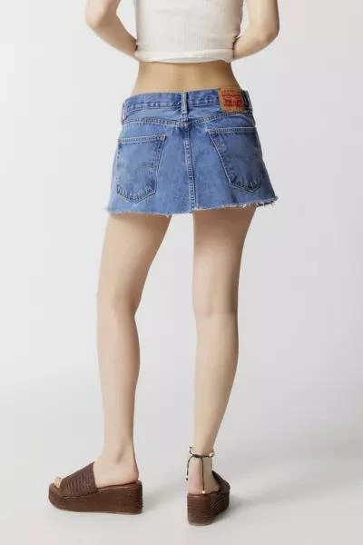 Urban Renewal Remade Levi’s® Low-Rise Denim Micro Mini Skirt 商品