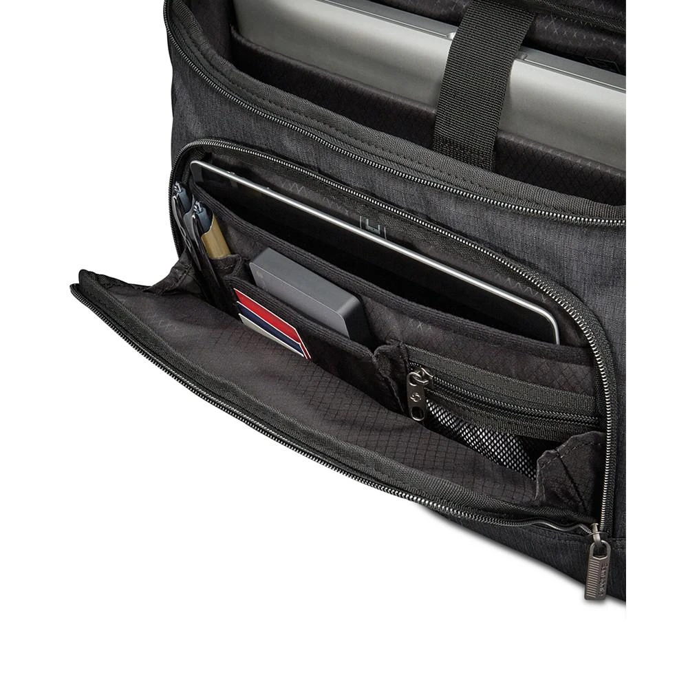 商品Samsonite|Modern Utility 16.5" Messenger Bag,价格¥663,第4张图片详细描述