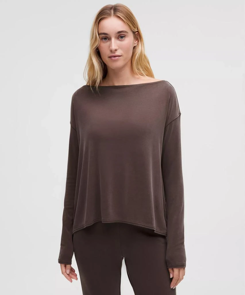 Drapey Softstreme Off-The-Shoulder Long-Sleeve Shirt �商品