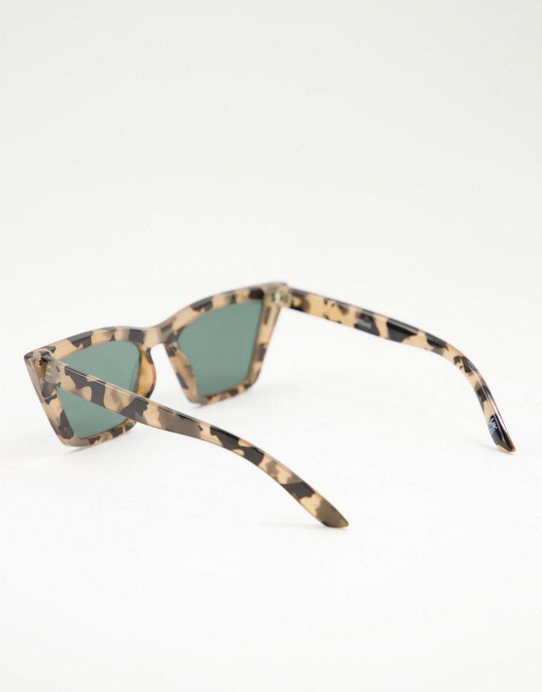 ASOS DESIGN pointy square cat eye sunglasses in milky tort with g15 lens商品第3张图片规格展示