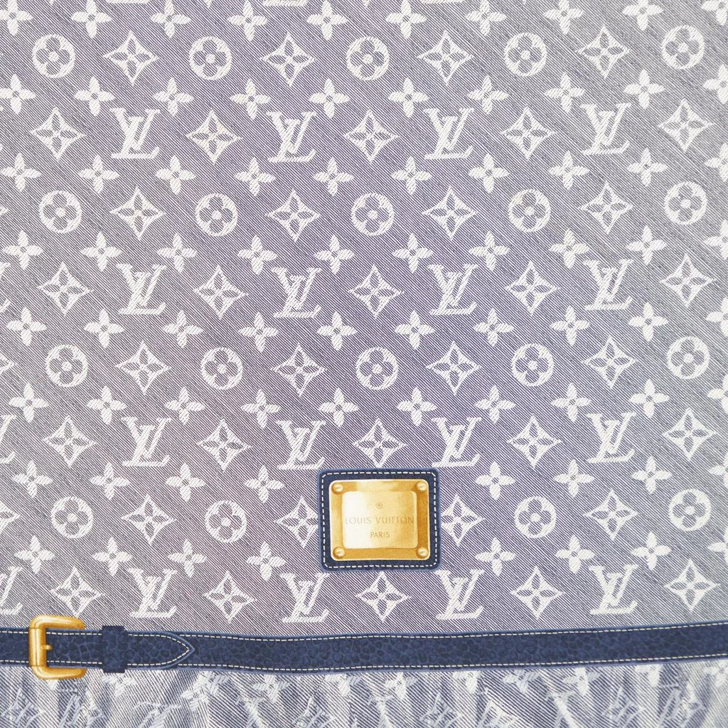 商品[二手商品] Louis Vuitton|Louis Vuitton Navy Blue Monogram Denim Printed Silk Square Scarf,价格¥3376,第2张图片详细描述