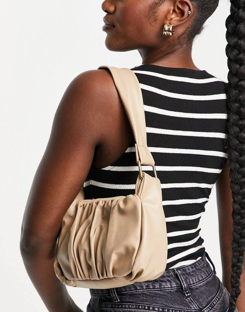 商品ASOS|ASOS DESIGN ruched 70s shoulder bag with hardware strap in beige,价格¥83,第3张图片详细描述