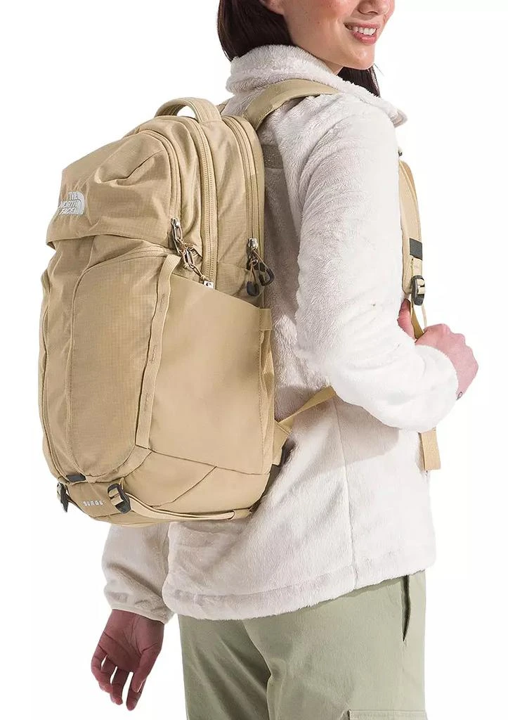 商品The North Face|The North Face Women's Surge Backpack,价格¥1147,第2张图片详细描述