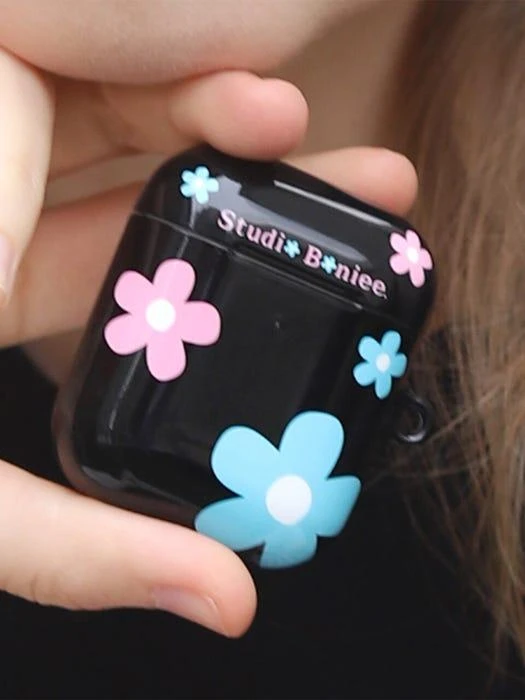 商品BONIEE|Flower Logo_Airpods Case [Black],价格¥408,第1张图片