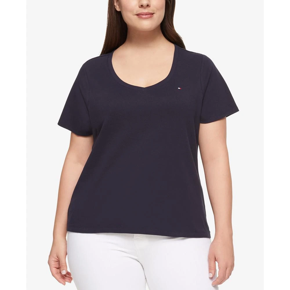 商品Tommy Hilfiger|Plus Size Cotton V-Neck T-Shirt,价格¥109,第1张图片