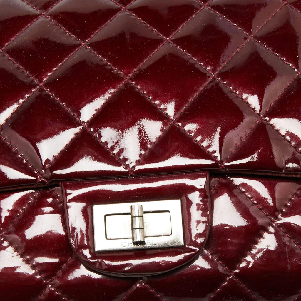 商品[二手商品] Chanel|Chanel Burgundy Quilted Patent Leather Reissue 2.55 Classic 227 Flap Bag,价格¥22638,第4张图片详细描述