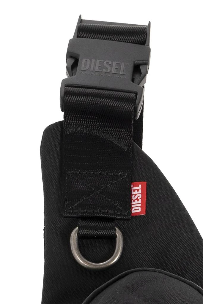 商品Diesel|Diesel 1-Dr Pod Logo Embossed Sling Bag,价格¥954,第5张图片详细描述