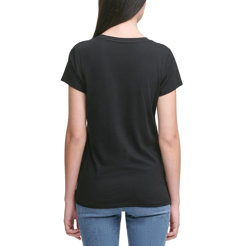 商品Calvin Klein|V-Neck Logo T-Shirt,价格¥296,第2张图片详细描述