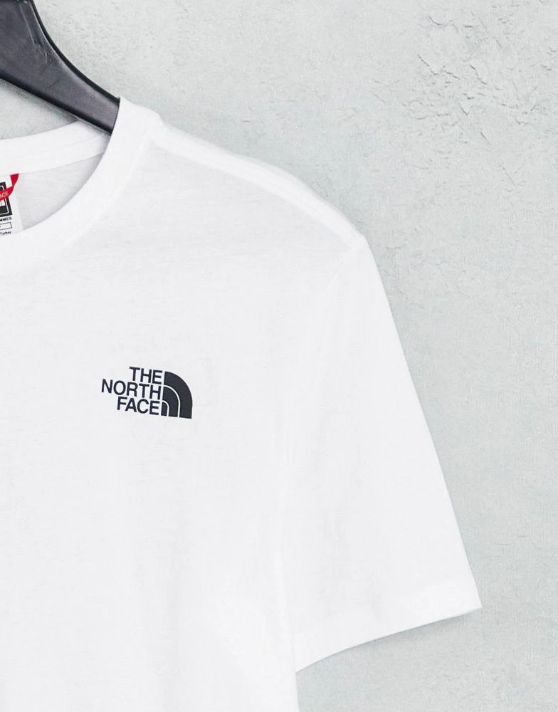 商品The North Face|The North Face Repetitive Mountain t-shirt in white Exclusive at ASOS,价格¥156,第3张图片详细描述