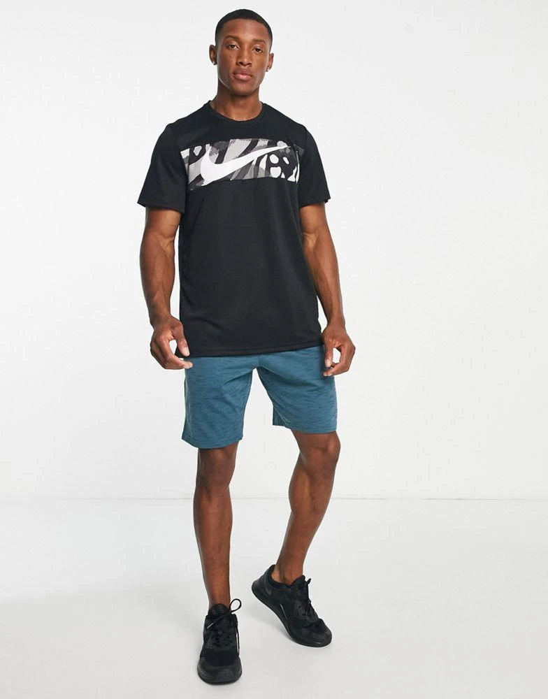 商品NIKE|Nike Training Sport Clash Swoosh animal graphic t-shirt in black,价格¥226,第4张图片详细描述
