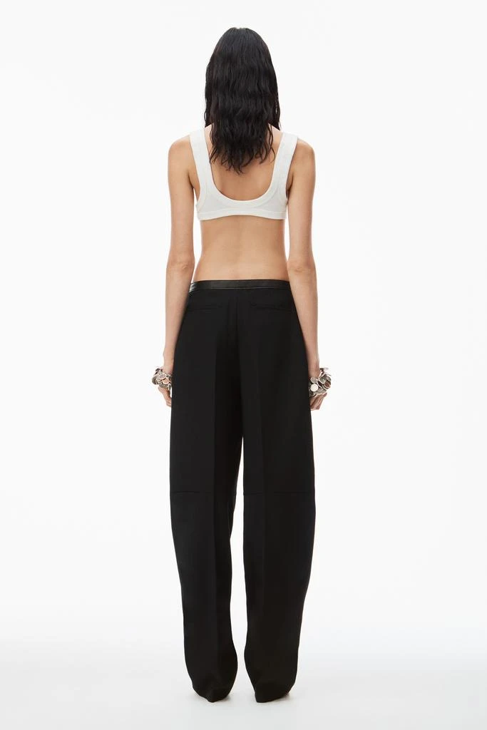 商品Alexander Wang|WOOL CANVAS LOW WAIST TROUSER WITH LEATHER BELTED WAISTBAND,价格¥3019,第5张图片详细描述