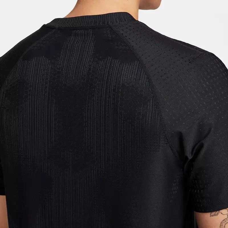 商品NIKE|Nike Men's Dri-FIT ADV A.P.S. Versatile T-Shirt,价格¥413,第5张图片详细描述