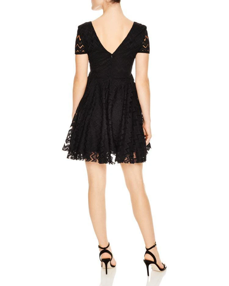 商品Sandro|Eve Lace & Embroidery Mini Dress,价格¥1848,第2张图片详细描述