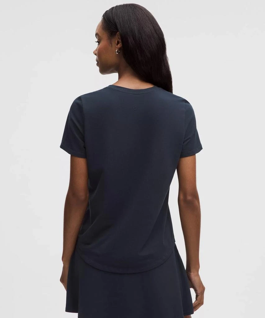 Love Curved-Hem Crewneck T-Shirt 商品