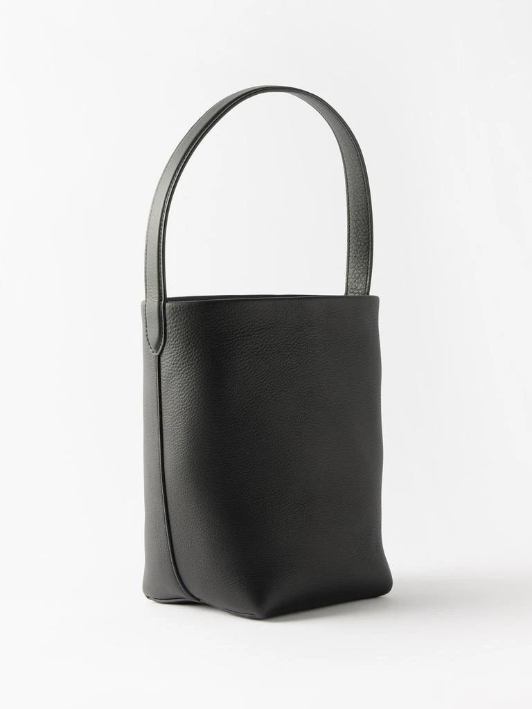 商品The Row|Small N/S Park grained-leather shoulder bag,价格¥14033,第4张图片详细描述