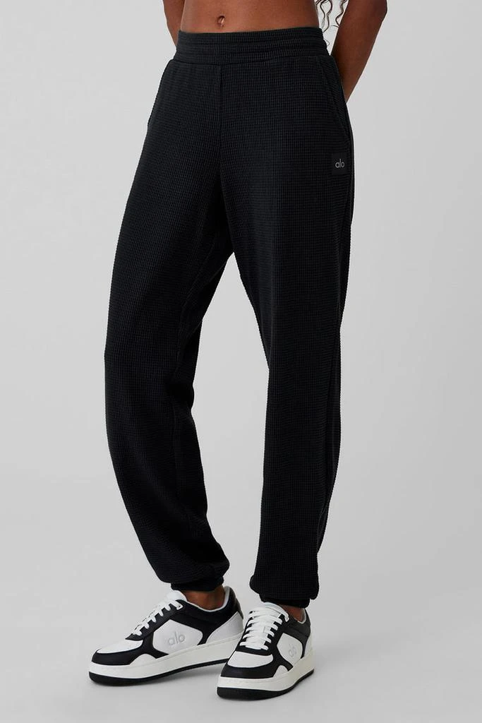 商品Alo|Waffle Weekend Escape Jogger - Black,价格¥997,第4张图片详细描述