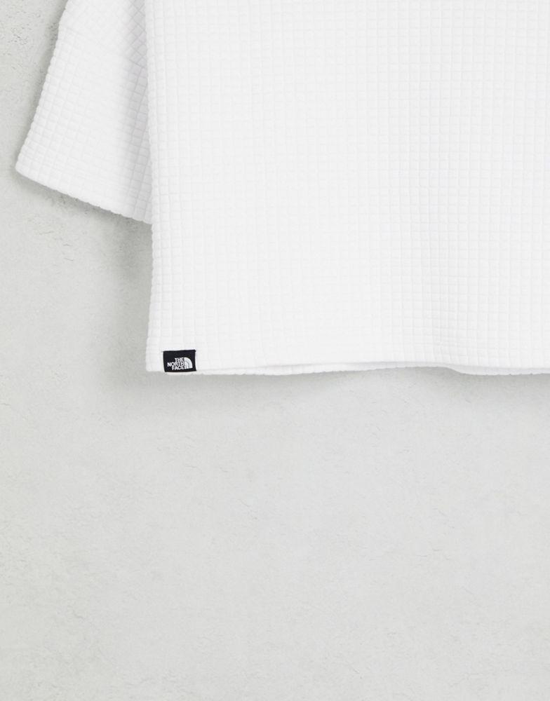 The North Face Mhysa Quilted t-shirt in white商品第4张图片规格展示