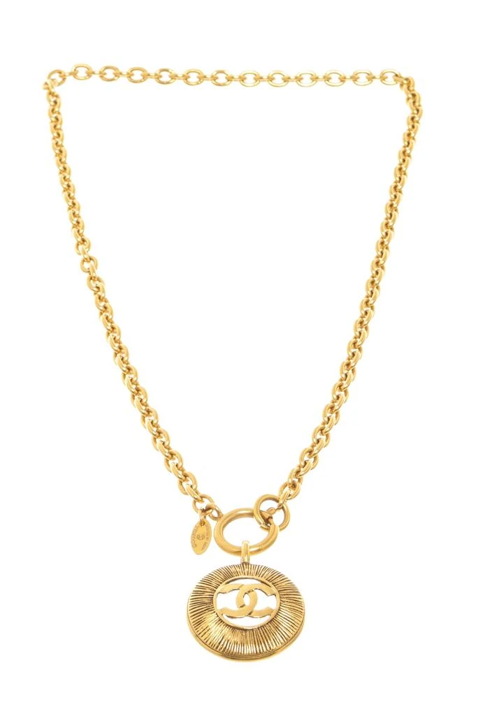 商品[二手商品] Chanel|Chanel Gold Metal Vintage CC Round Pendant Necklace,价格¥15073,第1张图片