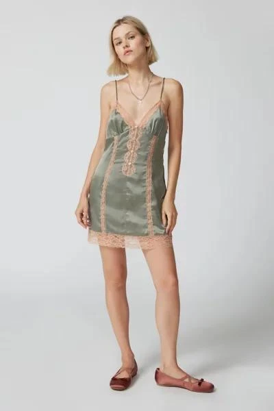 UO Kamiluh Satin & Lace Mini Dress 商品