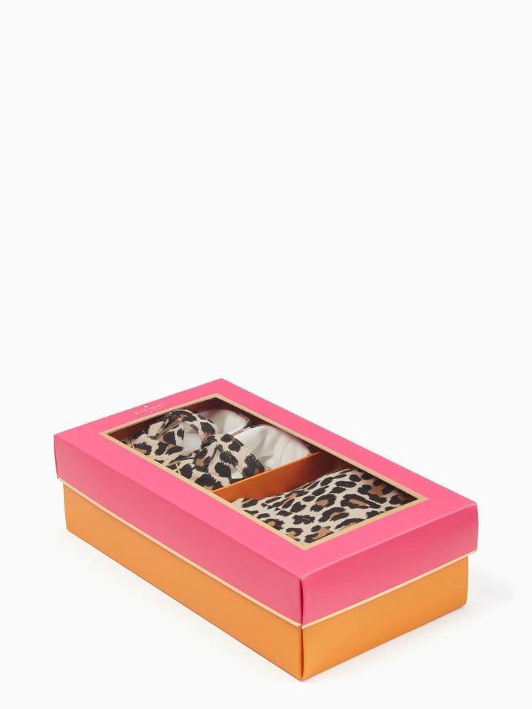 商品Kate Spade|layette cap and shoe set,价格¥216,第2张图片详细描述