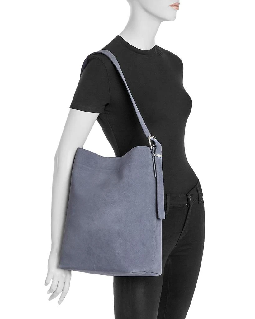 The Essential Bucket Tote in Suede 商品