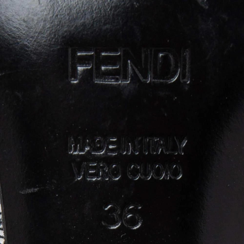 Fendi Silver Texture Leather Crystal Logo Embellished Sandals Size 36 商品