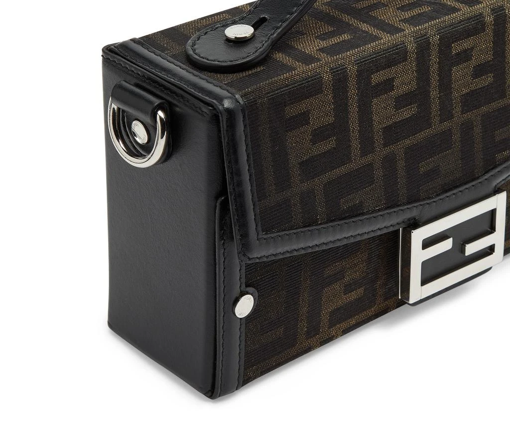 商品Fendi|Baguette Soft Trunk手袋,价格¥16923,第5张图片详细描述