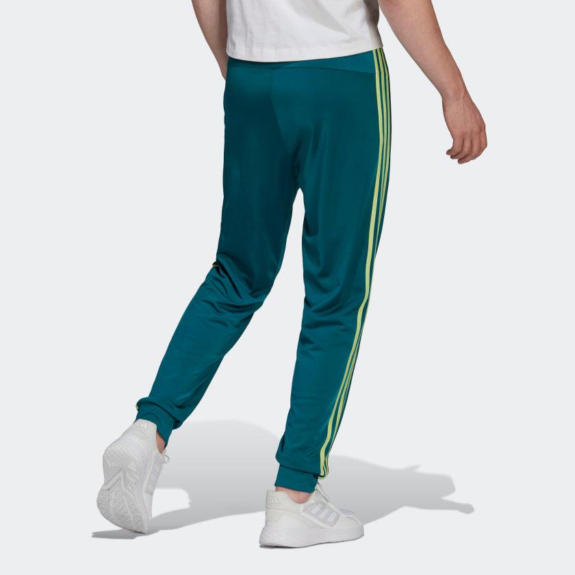Men's adidas Essentials Warm-Up Tapered 3-Stripes Track Pants商品第2张图片规格展示
