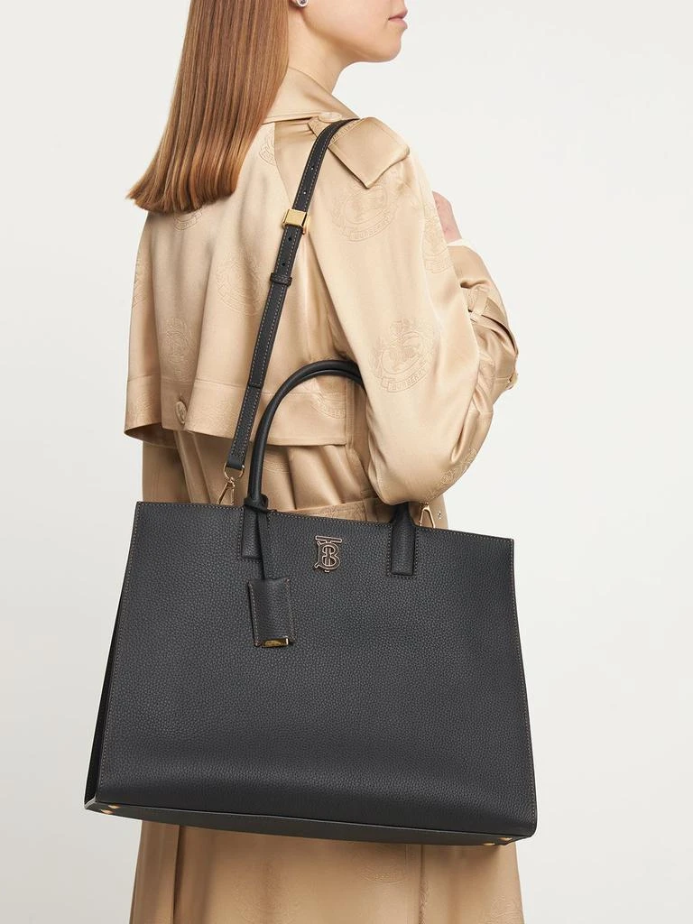 商品Burberry|Medium Tb Grained Leather Tote Bag,价格¥25151,第2张图片详细描述