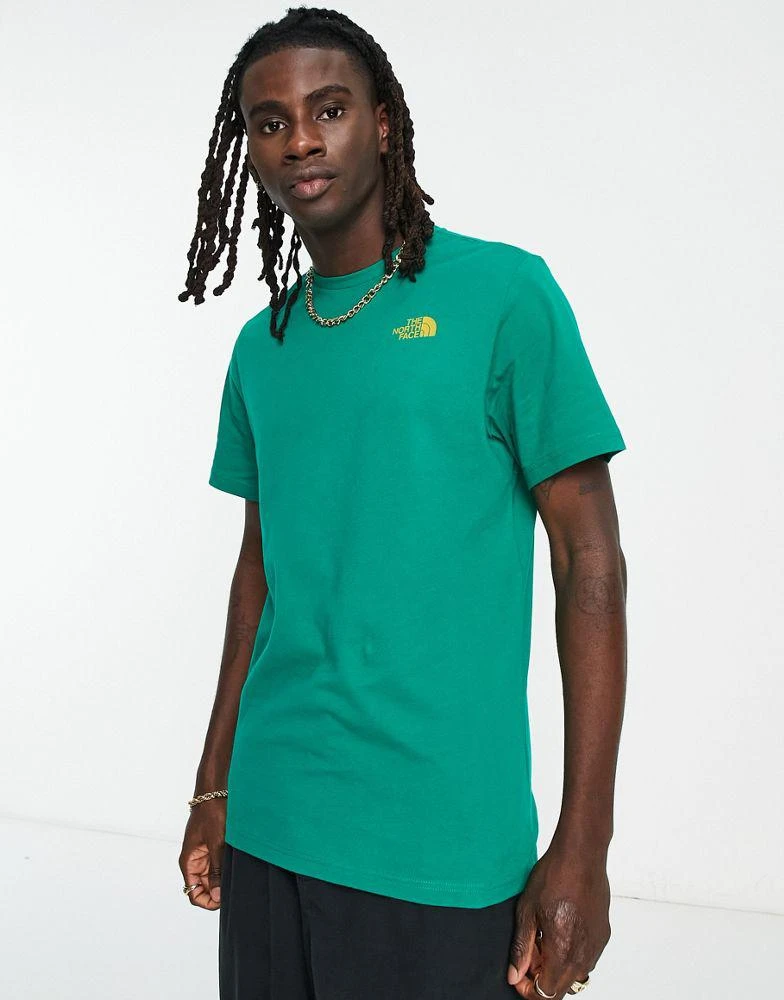 商品The North Face|The North Face Vertical Topographic back print t-shirt in green Exclusive at ASOS,价格¥203,第2张图片详细描述