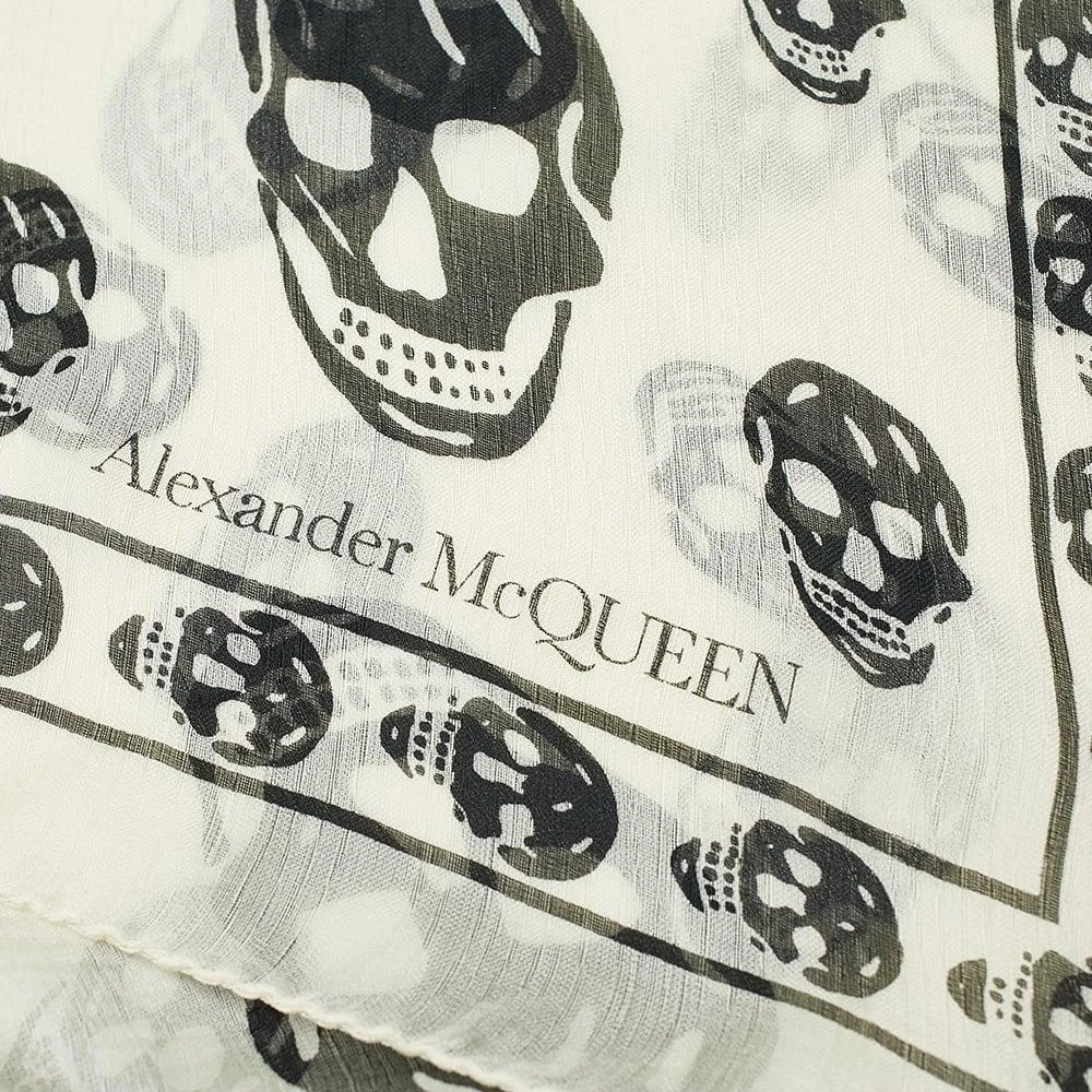 商品Alexander McQueen|Alexander McQueen Skull Scarf,价格¥1430,第3张图片详细描述