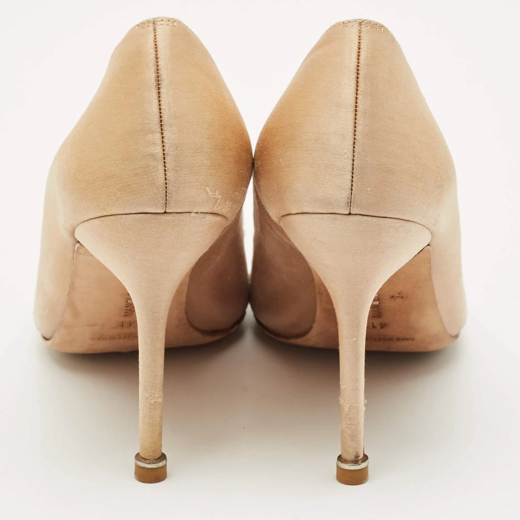 商品[二手商品] Manolo Blahnik|Manolo Blahnik Beige Satin Hangisi Crystal Embellished Pumps Size 41,价格¥4105,第5张图片详细描述
