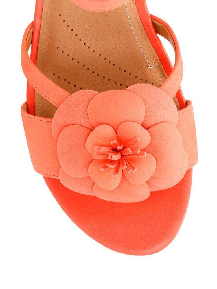 商品Clarks|Parmstella Leather Slingback Sandals,价格¥376,第4张图片详细描述