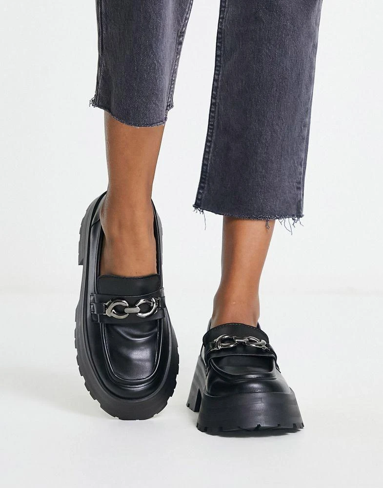 商品ASOS|ASOS DESIGN Mercury chunky loafers with chain in black,价格¥205,第4张图片详细描述