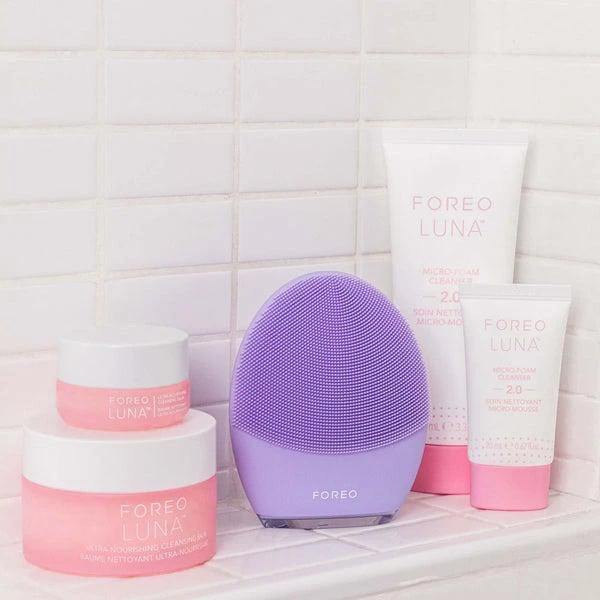 FOREO LUNA 4 Smart Facial Cleansing and Firming Massage Device - Sensitive Skin 商品