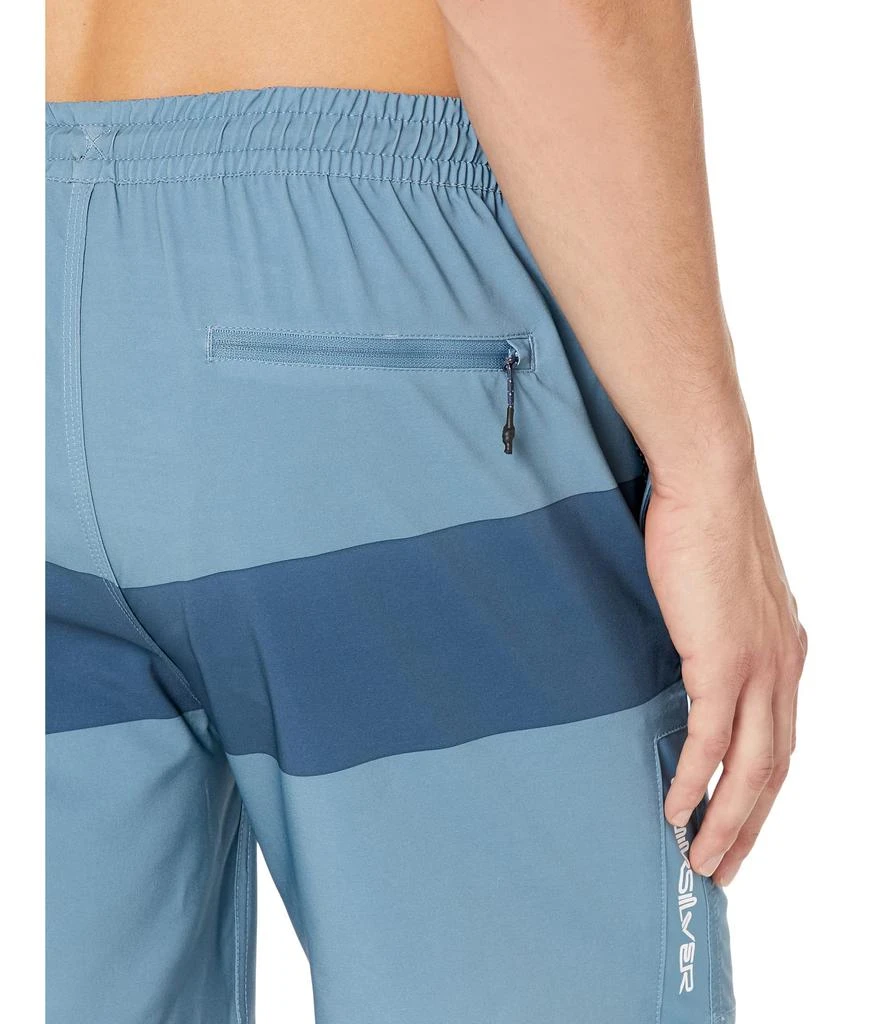 商品Quiksilver|Omni Stretch 17" Shorts,价格¥234,第3张图片详细描述