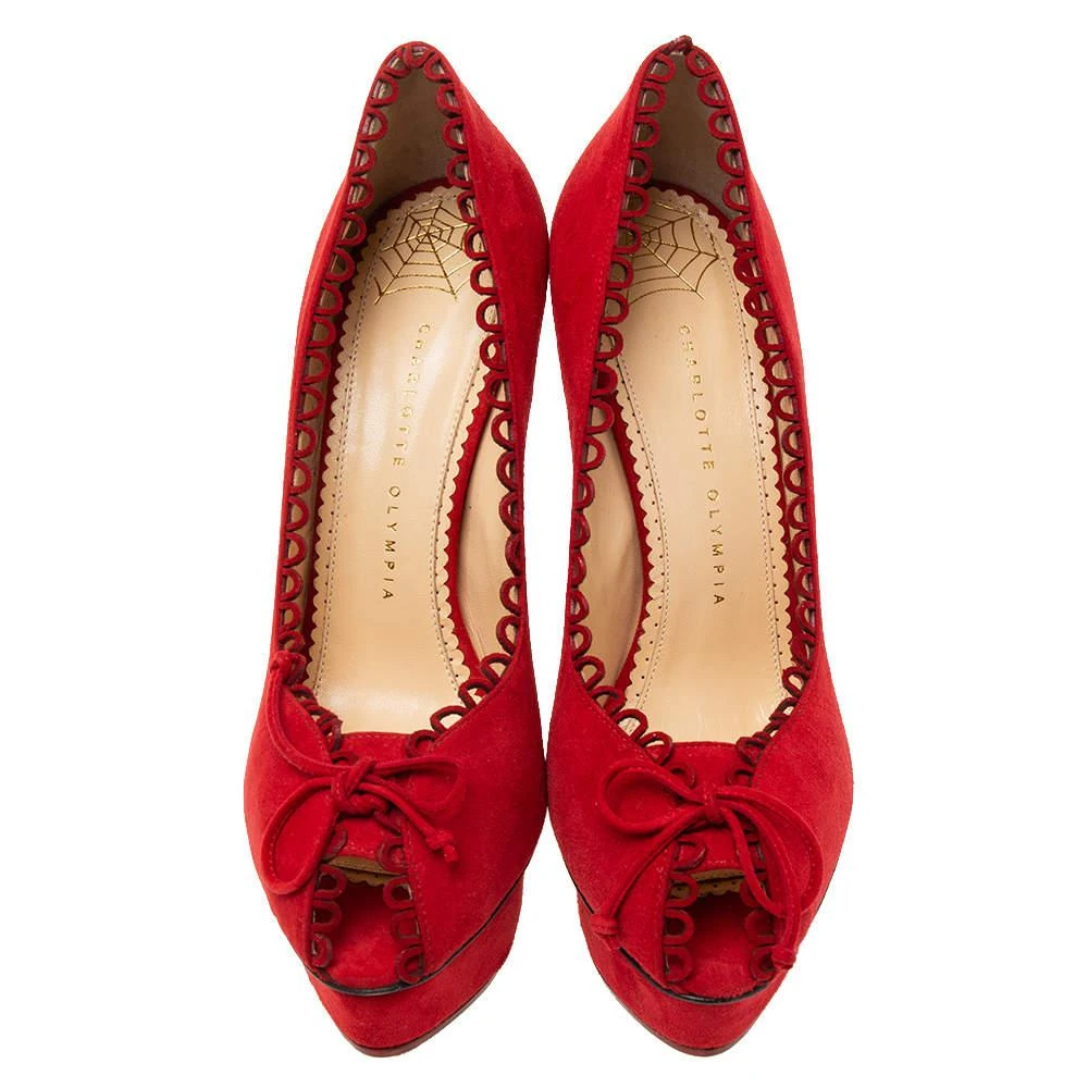 商品Charlotte Olympia|Charlotte Olympia Red Suede Daphne Scalloped Platform Pumps Size 40,价格¥3171,第3张图片详细描述