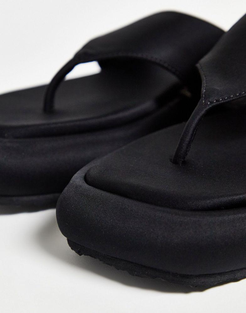 商品ASOS|ASOS DESIGN chunky flip flops in black neoprene,价格¥122,第4张图片详细描述