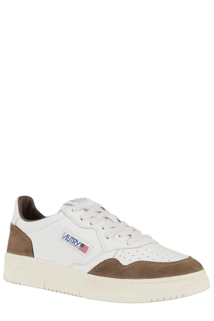 商品Autry|Medalist Classic White Leather Low-Top Sneakers,价格¥1676,第2张图片详细描述