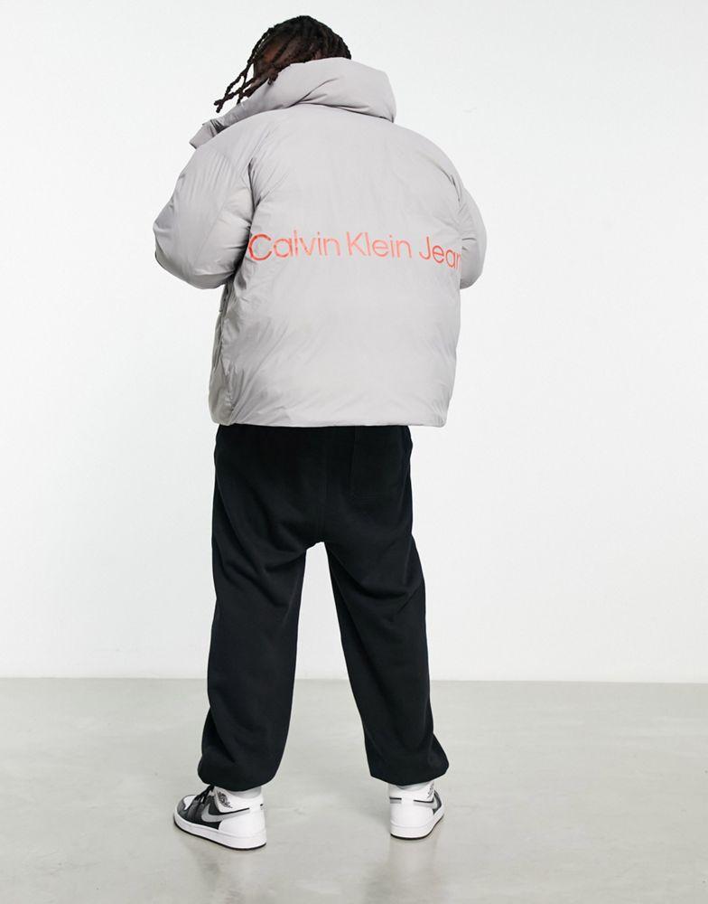 Calvin Klein Jeans oversized puffer jacket in light grey商品第1张图片规格展示