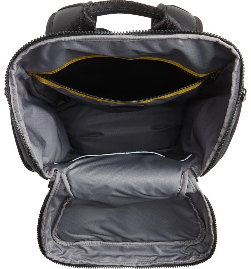 商品Tumi|Valley Hiking Backpack,价格¥3400,第3张图片详细描述