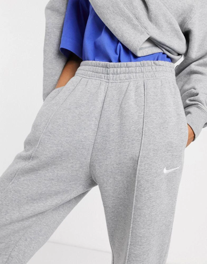 商品NIKE|Nike mini Swoosh oversized joggers in grey,价格¥420,第3张图片详细描述