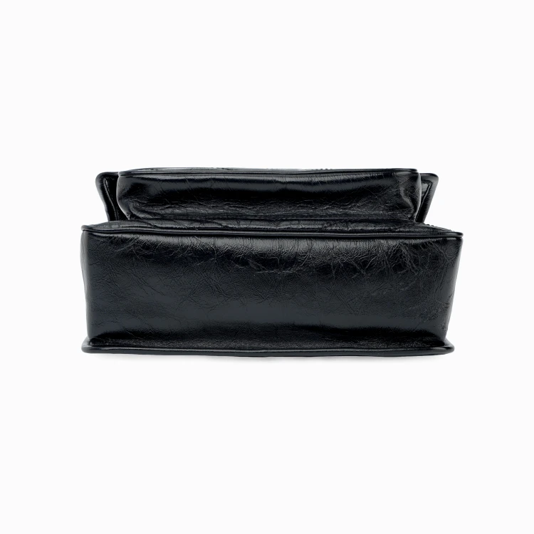 商品[国内直发] Yves Saint Laurent|圣罗兰 YSL Niki 黑链黑标Logo复古褶皱 牛皮革 流浪包斜挎单肩包 中号 女款 黑色,价格¥20634,第8张图片详细描述