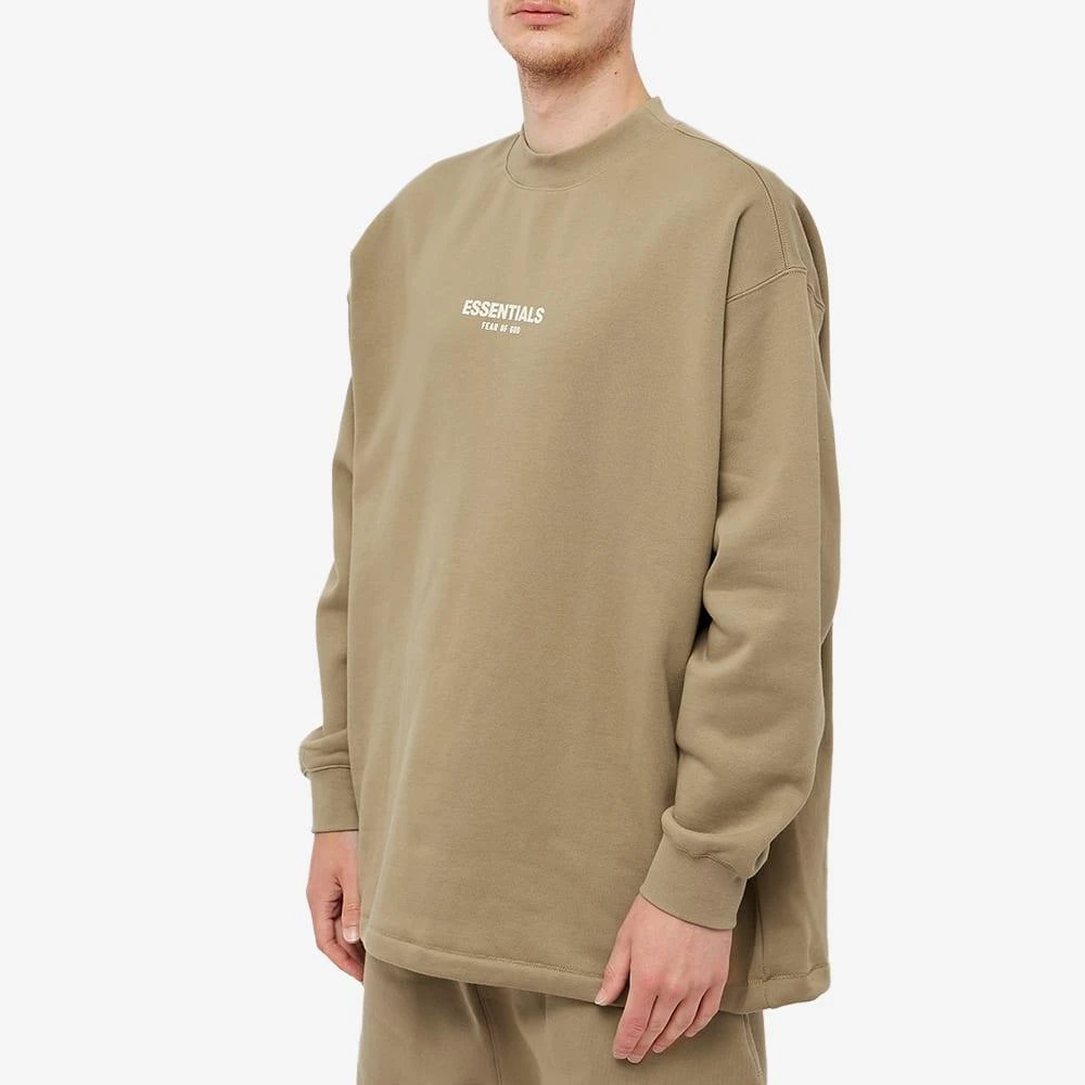 商品Essentials|Fear of God ESSENTIALS Logo Long Sleeve Fleece Sweat - Oak,价格¥393,第2张图片详细描述